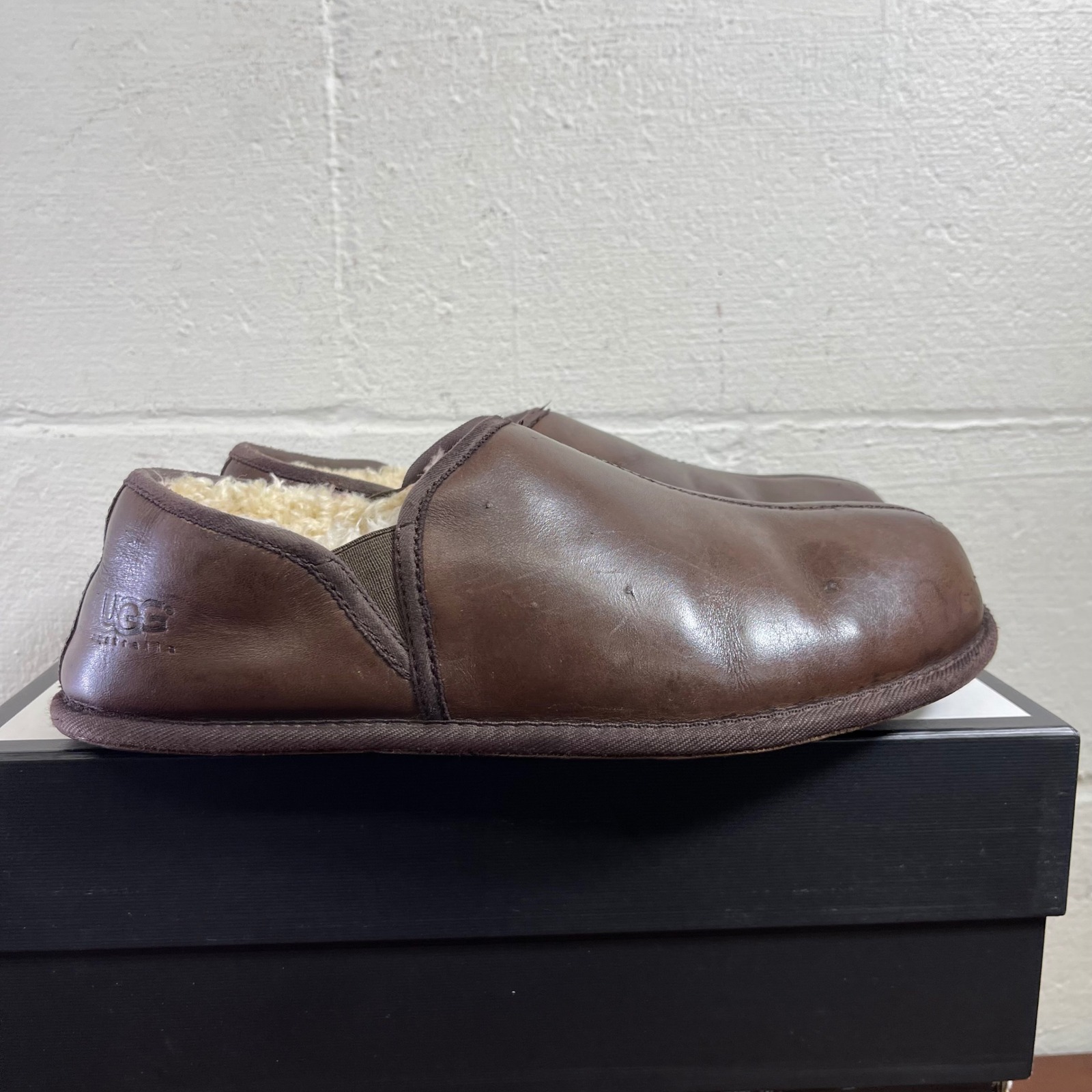 Ugg Romeo Scuff 5113 Brown Leather Slipper Sheepskin Lined Slip On Men's 12 Us
